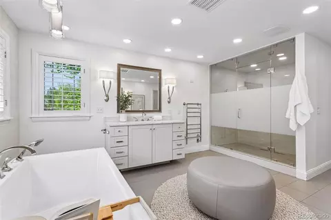Bath - 477 N High St, Denver, CO 80218 photo 5 of 10
