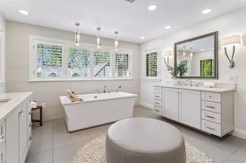 Bath - 477 N High St, Denver, CO 80218 photo 2 of 10