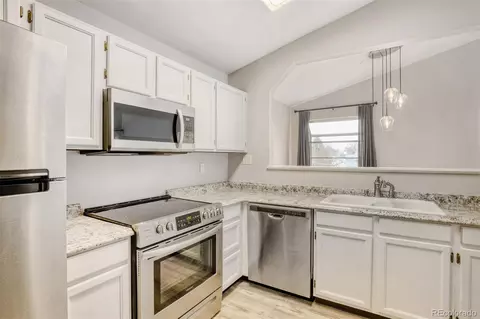 Kitchen - 17867 E Cornell Dr, Aurora, CO 80013 photo 1 of 2