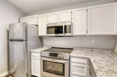 Kitchen - 17867 E Cornell Dr, Aurora, CO 80013 photo 2 of 2