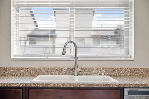 Kitchen - 10137 Belvedere Loop, Lone Tree, CO 80124 photo 6 of 6