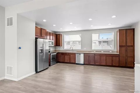 Kitchen - 10137 Belvedere Loop, Lone Tree, CO 80124 photo 2 of 6