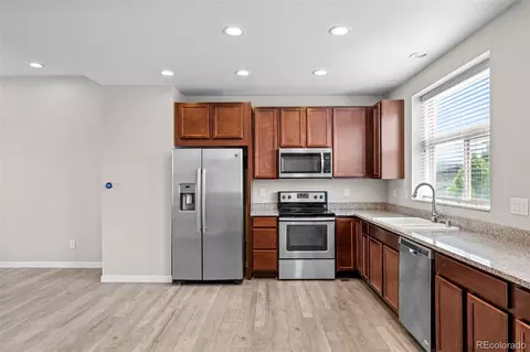 Kitchen - 10137 Belvedere Loop, Lone Tree, CO 80124 photo 4 of 6