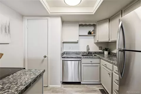 Kitchen - 17246 E Ford Dr, Aurora, CO 80017 photo 2 of 4