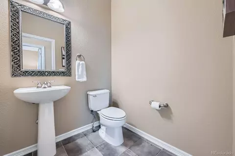 Bath - 22887 E Long Dr, Aurora, CO 80016 photo 5 of 8