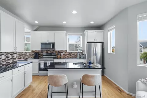 Kitchen - 10241 Bellwether Ln, Lone Tree, CO 80124 photo 3 of 7