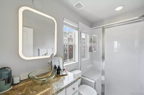 Bath - 10241 Bellwether Ln, Lone Tree, CO 80124 photo 1 of 2