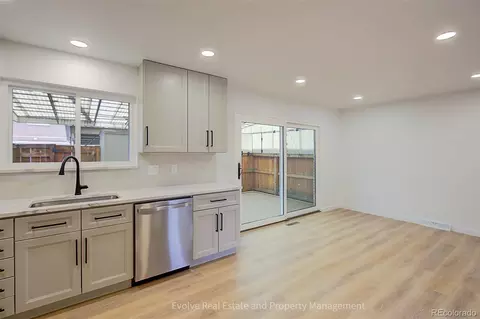 Kitchen - 9014 E Mansfield Ave, Denver, CO 80237 photo 4 of 5