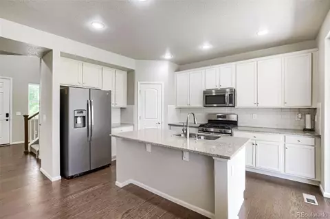 Kitchen - 825 Wagon Bend Rd, Berthoud, CO 80513 photo 2 of 3