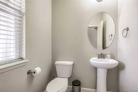 Bath - 825 Wagon Bend Rd, Berthoud, CO 80513 photo 1 of 5
