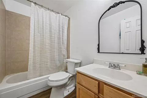 Bath - 19269 Eldorado Dr, Aurora, CO 80013 photo 2 of 3