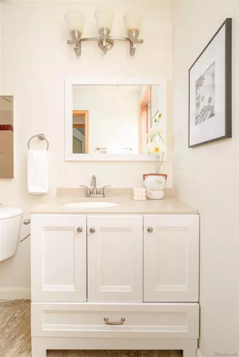 Bath - 1617 Yellow Pine Ave, Boulder, CO 80304 photo 1 of 3