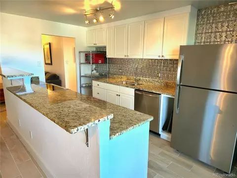 2880 S Locust St #302N, Denver, CO 80222