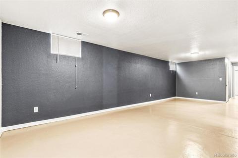 5552 Carson Way, Denver, CO 80239 photo 21