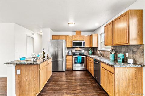 5552 Carson Way, Denver, CO 80239 photo 9