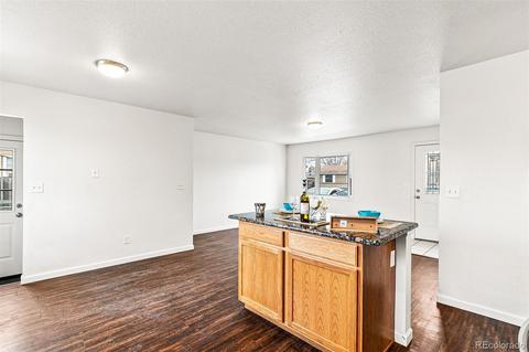 5552 Carson Way, Denver, CO 80239 photo 11