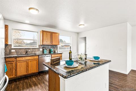 5552 Carson Way, Denver, CO 80239 photo 7
