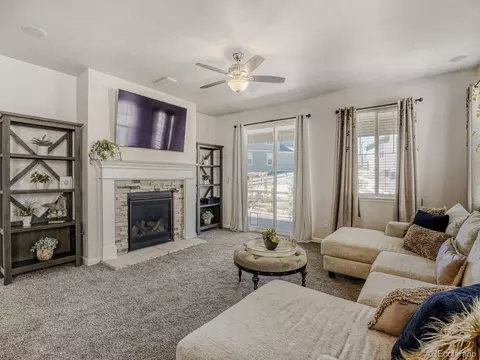 22692 E Narrowleaf Cir, Aurora, CO 80016 photo 2