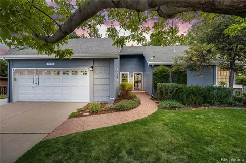 7985 S Niagara Ct, Centennial, CO 80112