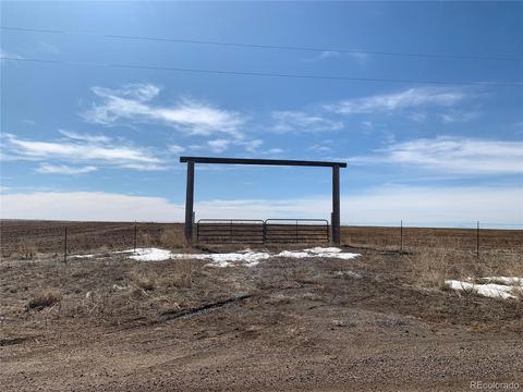 51252 E Maplewood Pl, Bennett, CO 80102 photo 3
