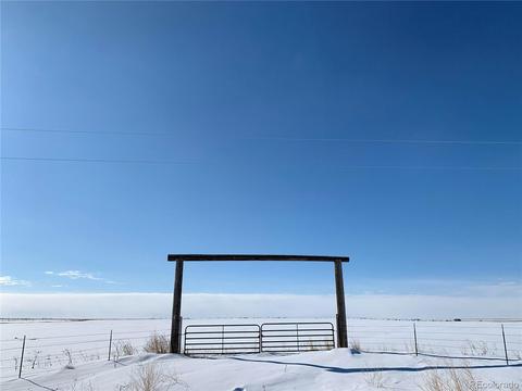 51252 E Maplewood Pl, Bennett, CO 80102 photo 9
