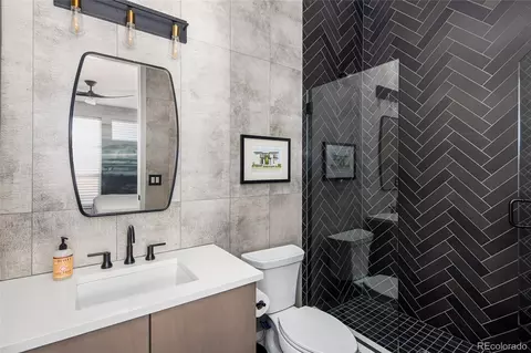 Bath - 9694 E 60th Pl, Denver, CO 80238 photo 1 of 5