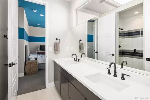 Bath - 9694 E 60th Pl, Denver, CO 80238 photo 4 of 5