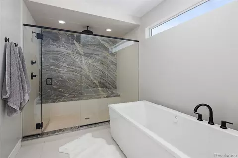 Bath - 9694 E 60th Pl, Denver, CO 80238 photo 3 of 5