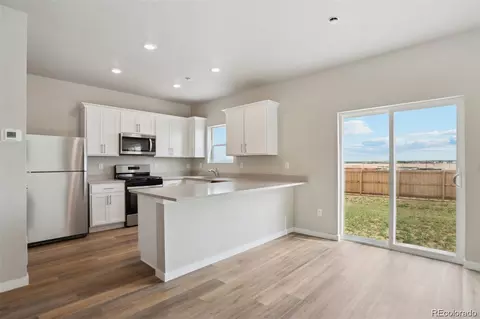Kitchen - 48240 Shetland Dr, Bennett, CO 80102 photo 1 of 3