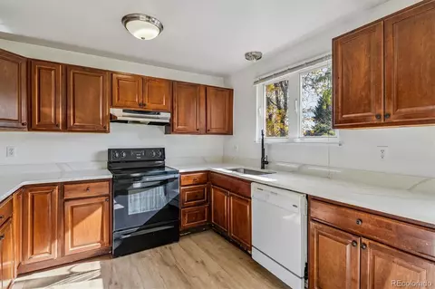 Kitchen - 16032 E Floyd Ave, Aurora, CO 80013 photo 2 of 5