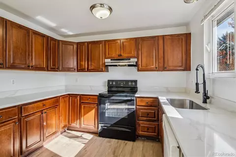 Kitchen - 16032 E Floyd Ave, Aurora, CO 80013 photo 3 of 5