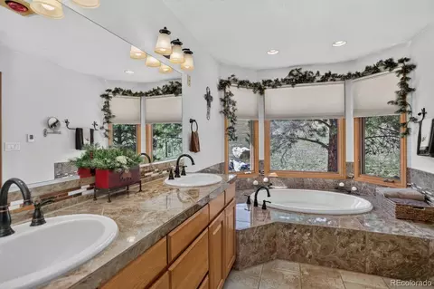 Bath - 7307 Settlers Dr, Morrison, CO 80465 photo 1 of 4