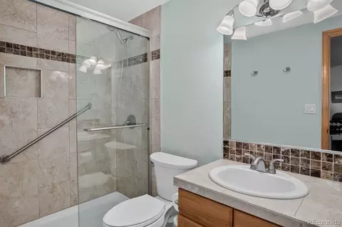 Bath - 7307 Settlers Dr, Morrison, CO 80465 photo 4 of 4
