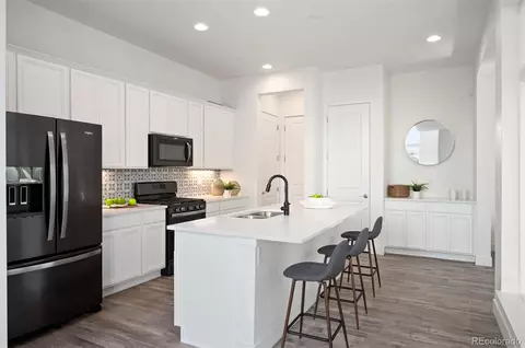 Kitchen - 21405 E 59th Dr, Aurora, CO 80019 photo 2 of 3