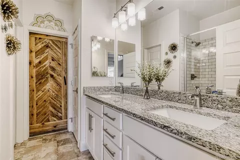 Bath - 19562 E Sunset Cir, Centennial, CO 80015 photo 2 of 5