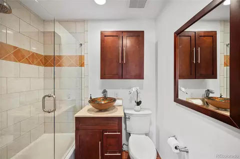 Bath - 7864 Hampden Cir E, Denver, CO 80237 photo 2 of 4