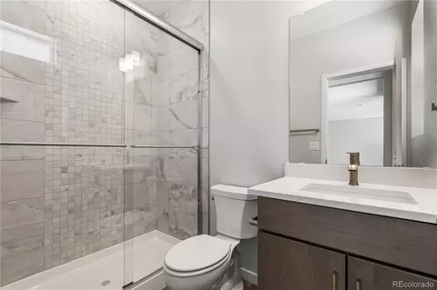 Bath - 11567 Amplify Cir, Lone Tree, CO 80124 photo 2 of 5