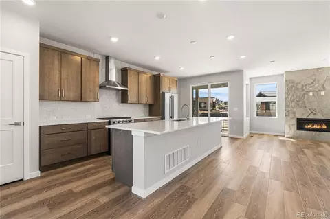 Kitchen - 11567 Amplify Cir, Lone Tree, CO 80124 photo 2 of 2