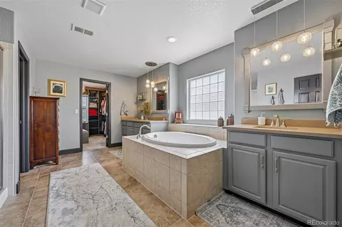 Bath - 25338 E Costilla Pl, Aurora, CO 80016 photo 2 of 5