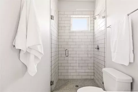 Bath - 4475 E Warren Ave, Denver, CO 80222 photo 3 of 5