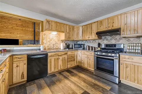 Kitchen - 111 Twinkle Rd, Guffey, CO 80820 photo 2 of 3