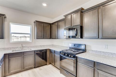 364 Maple St, Bennett, CO 80102 photo 13