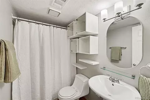 Bath - 4820 E Kentucky Ave #E, Denver, CO 80246 photo 2 of 2