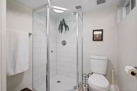 Bath - 4806 E 19th Ave, Denver, CO 80220 photo 5 of 5