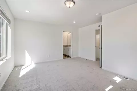 22113 E 38th Pl, Aurora, CO 80019 photo 13
