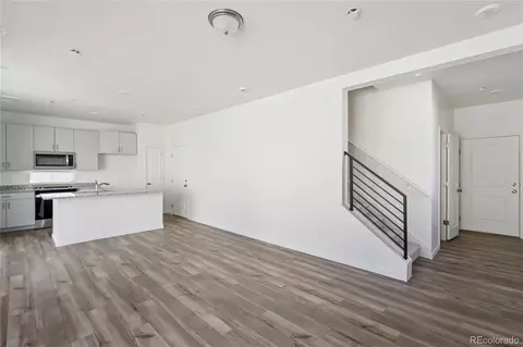 22113 E 38th Pl, Aurora, CO 80019 photo 6