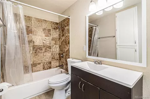 Bath - 2535 Spruce St, Boulder, CO 80302 photo 2 of 6