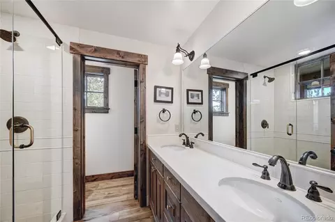 Bath - 456 Peerless Dr, Breckenridge, CO 80424 photo 3 of 8