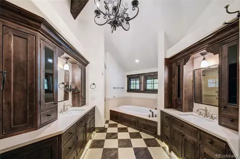 Bath - 456 Peerless Dr, Breckenridge, CO 80424 photo 1 of 8