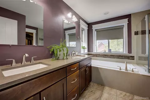 Bath - 8061 E 50th Pl, Denver, CO 80238 photo 3 of 6